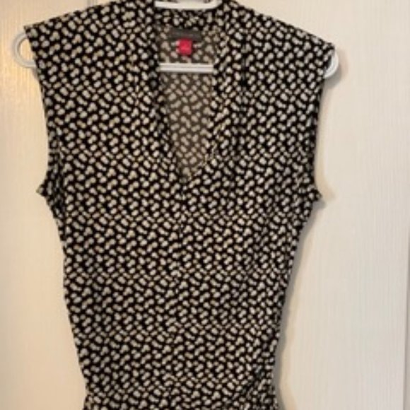 Vince Camuto Size Small - Picture 1 of 1
